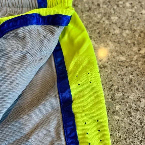 Nike l Men’s Shorts l Size Large - Picture 6 of 8